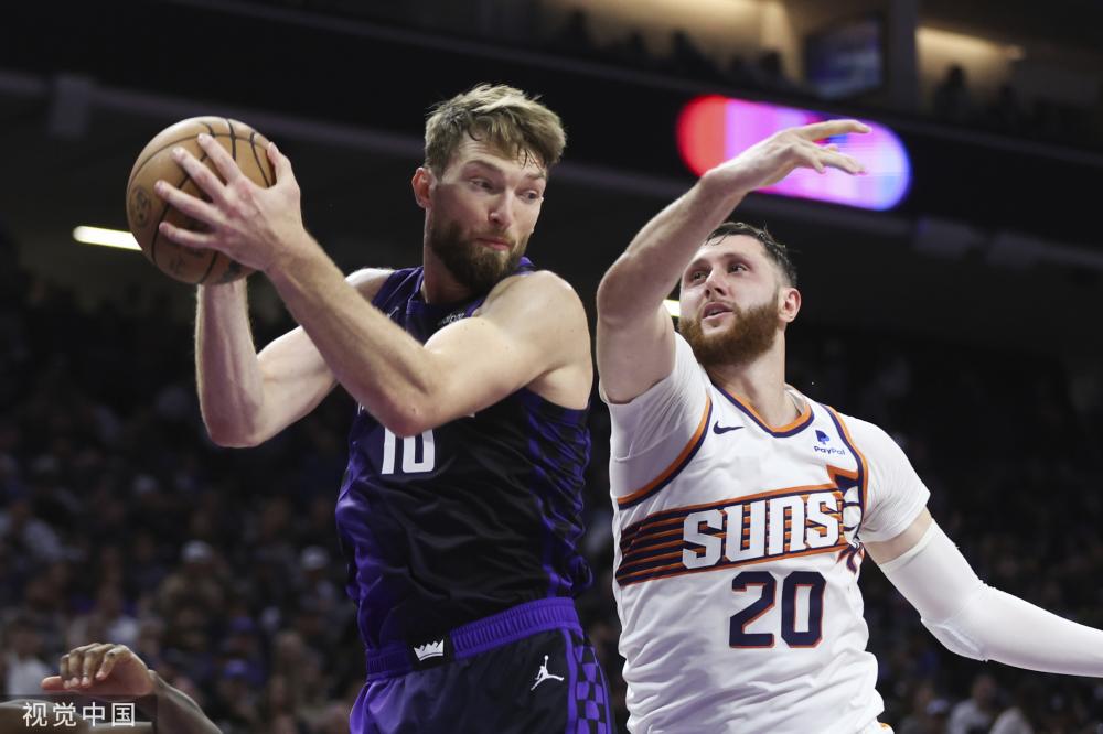 三名球员首 三名球员首